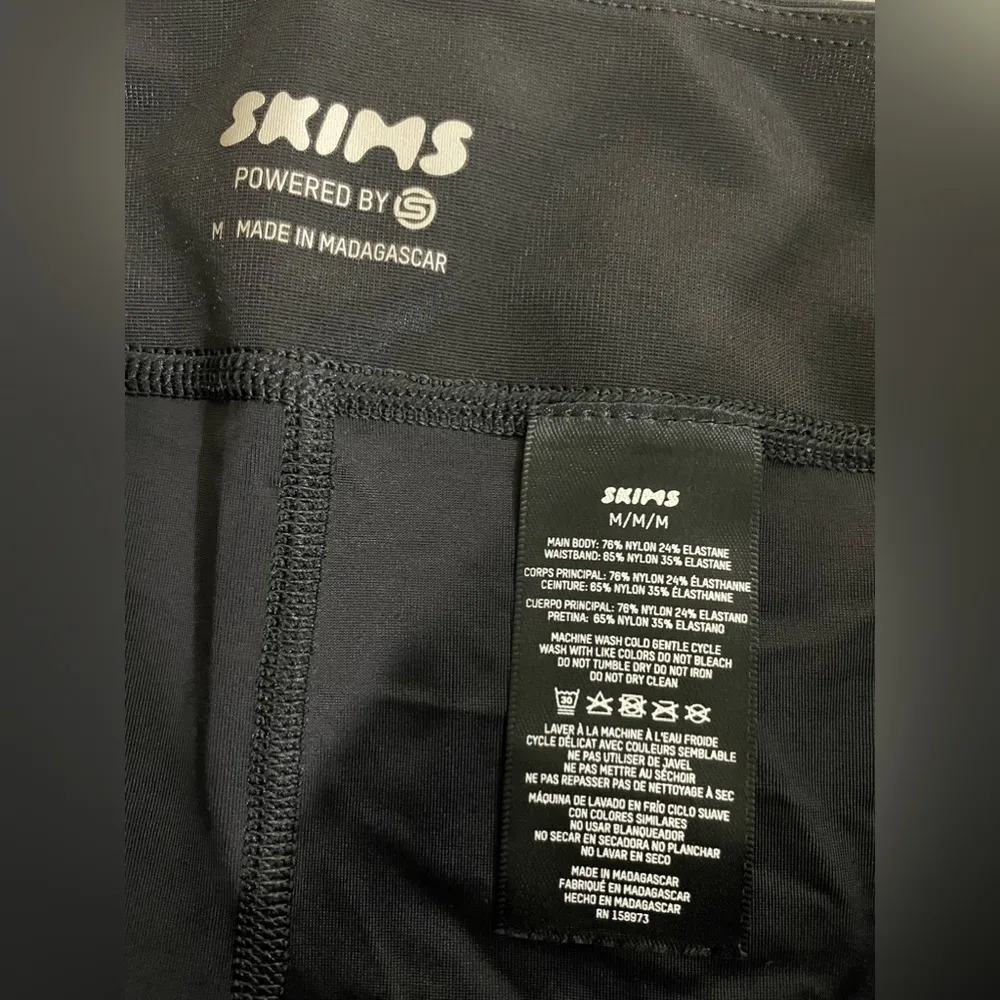 NWT Skims Performance High Waisted Bike Shorts Onyx Color Size M - Image 10