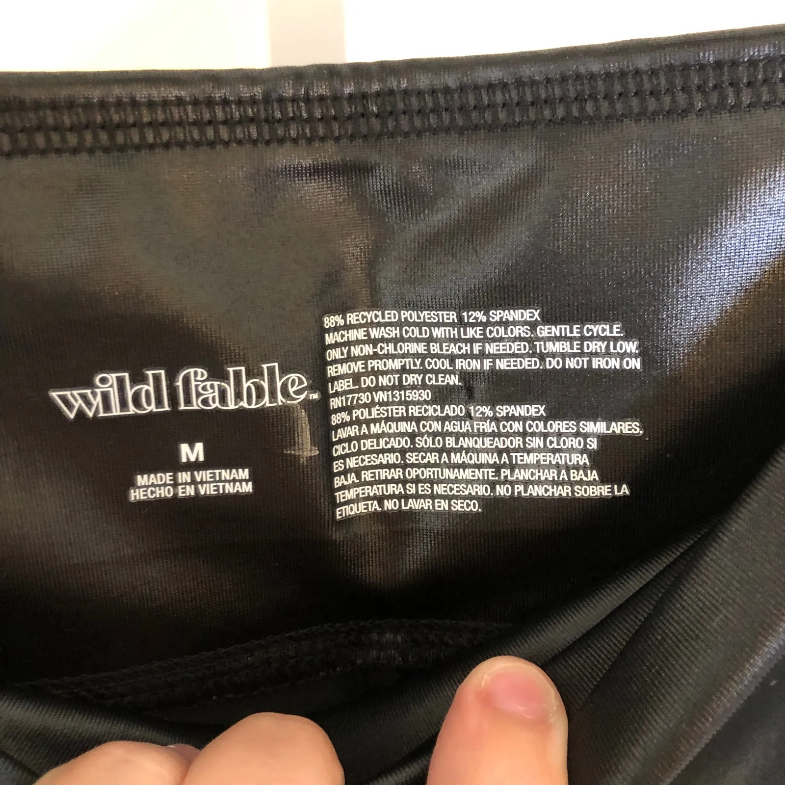 Wild Fable NWOT Women's High Waisted Liquid Black Faux Leather Leggings Size M - Image 4