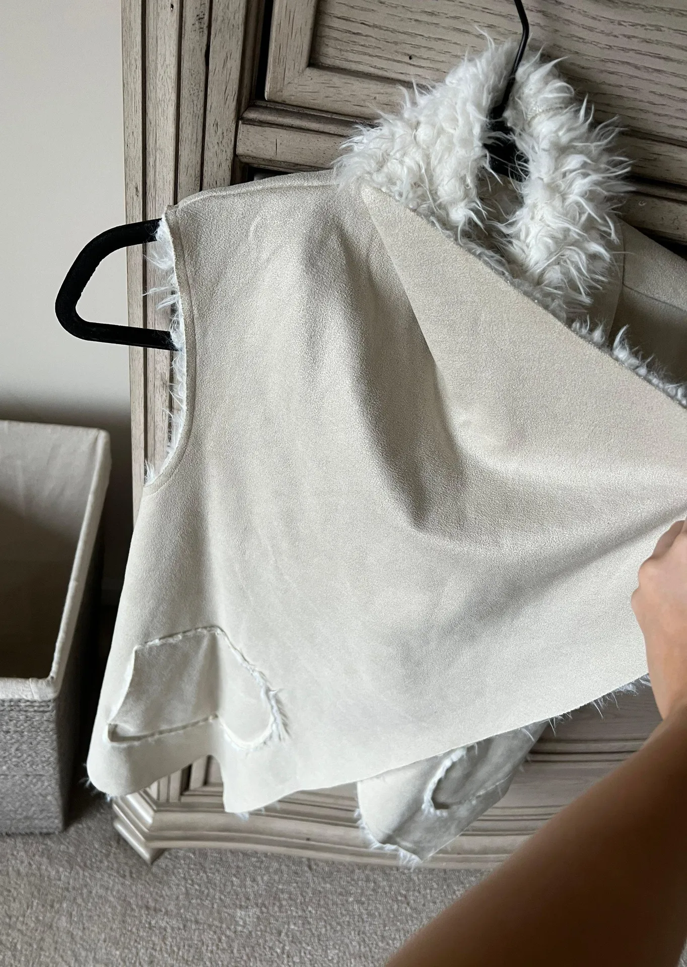 Cream Furry Vest - Image 5