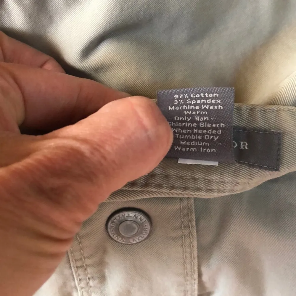 ANN TAYLOR Beige Color Cargo Style Vest Size Small - Image 7