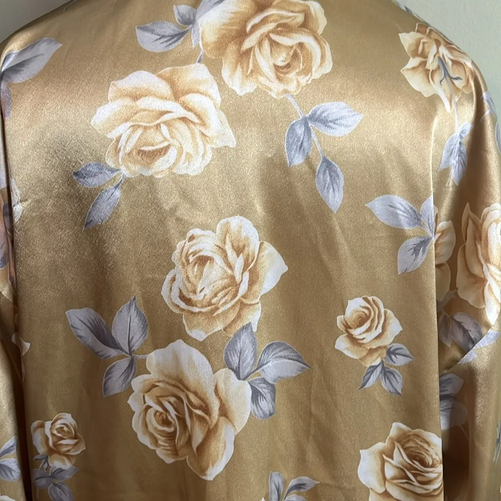 Victoria’s Secret Floral Satin Button-Up sleep dress Shirt - Image 4