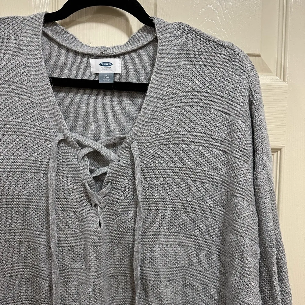 Old Navy long sleeve lace up vneck gray sweater size XXL - Image 2