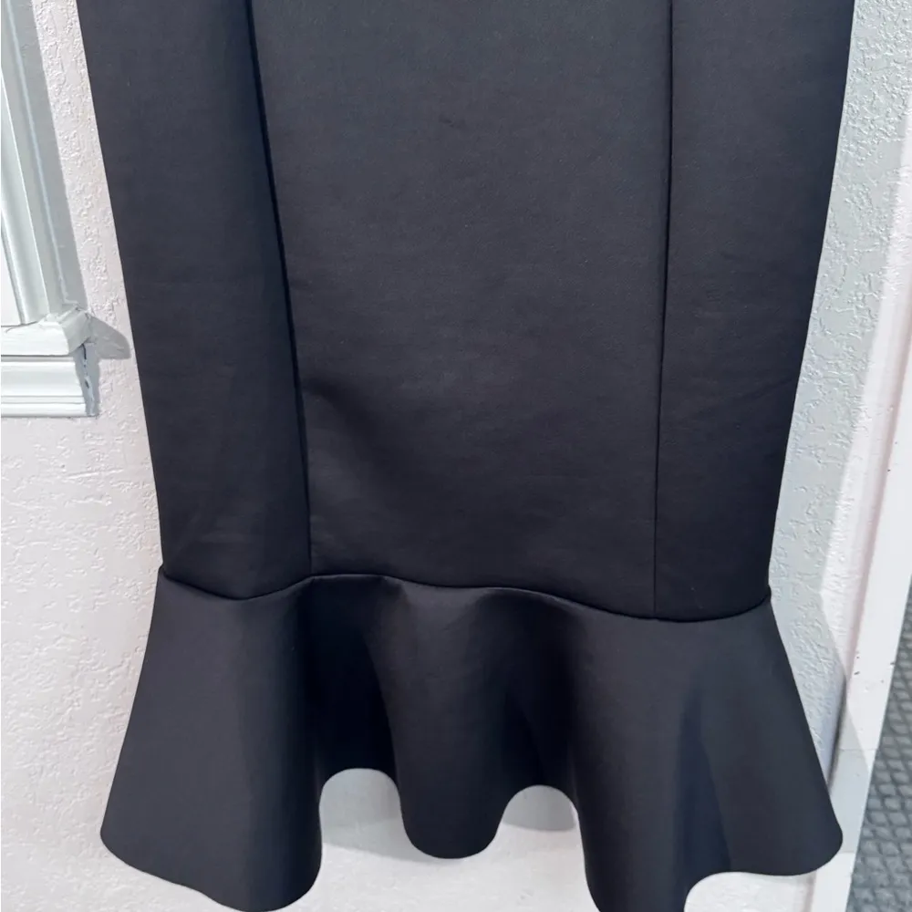 VENUS Black Sleeveless Ruffled Midi Dress - Image 2