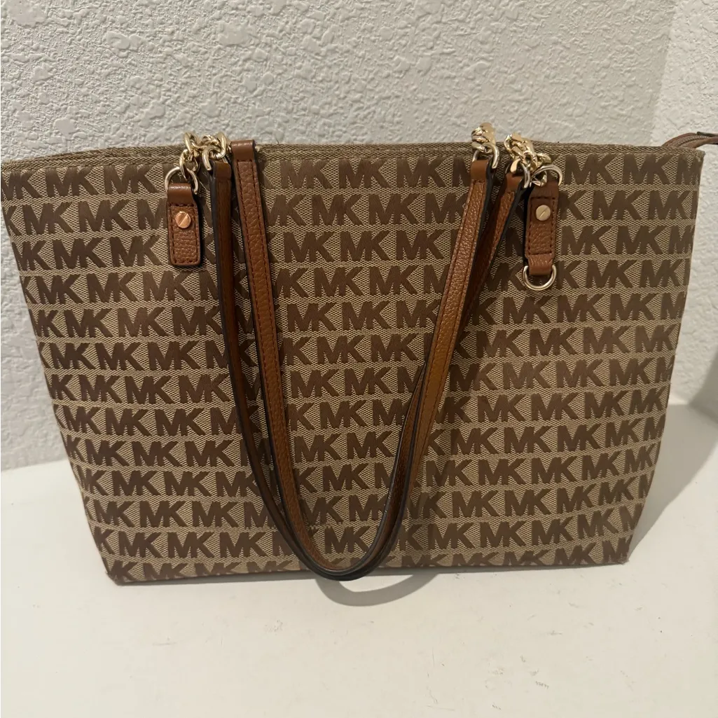 MICHAEL KORS Jet Set East West Signature Monogram Logo Chain Tote Bag Tan Brown - Image 7