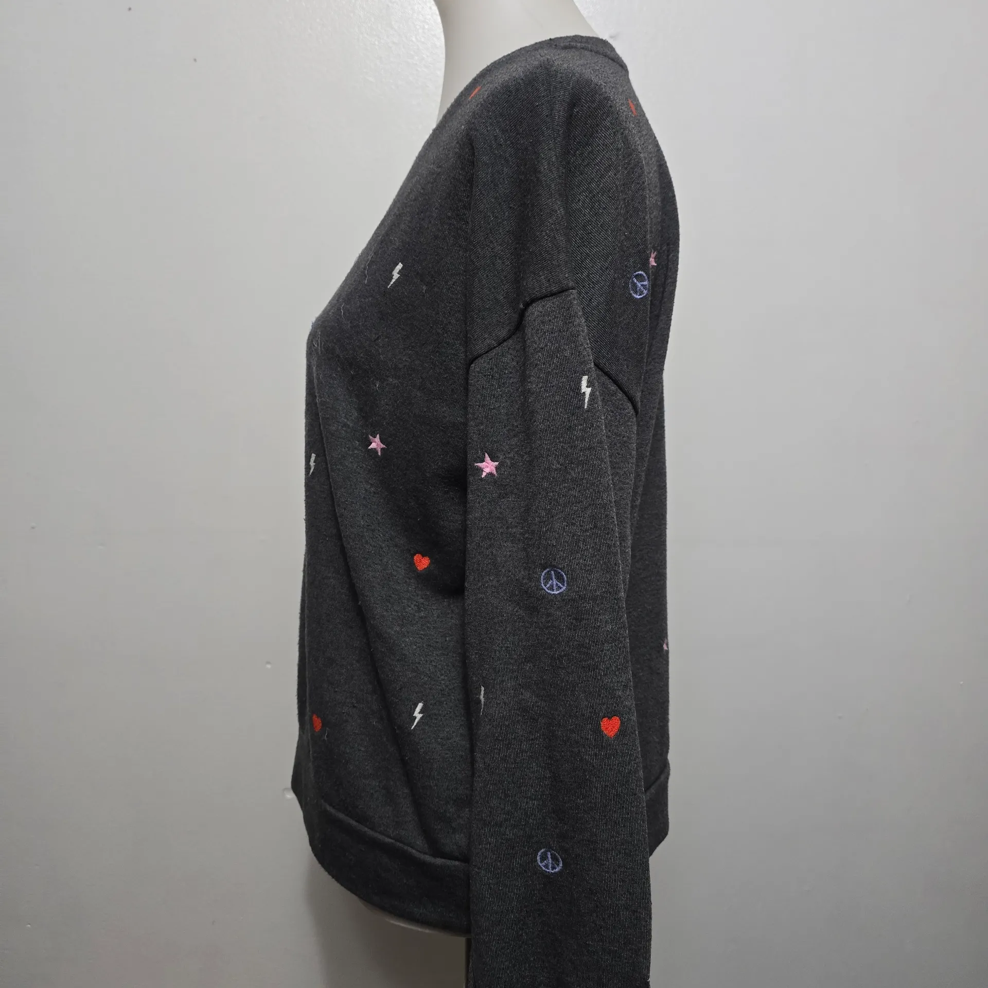 PJ Salvage Gray Embroidered Fleece Crewneck Sweatshirt Size Large Loungewear - Image 3