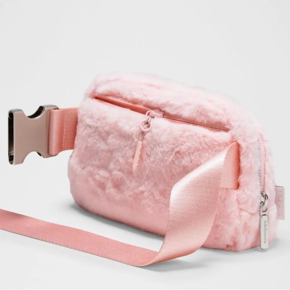 lululemon athletica Everywhere Belt Bag-Plush Fleece Strawberry Milkshake - Image 3