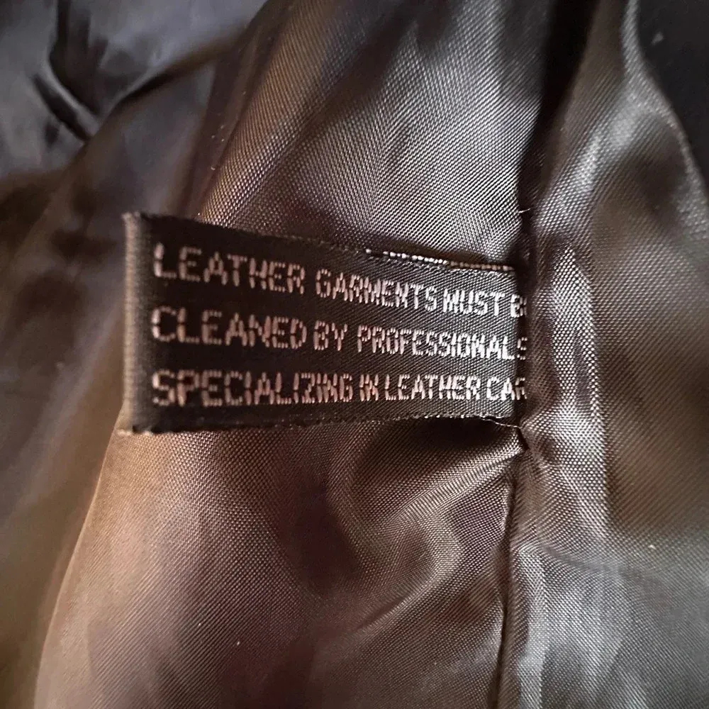 Women’s Large Roberto Rucci Black Leather Jacket. Removable Quilted Lining. - Image 8