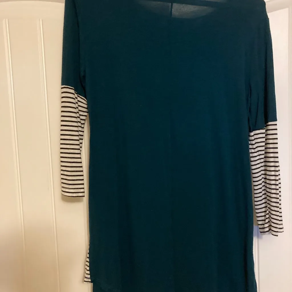 Milwaukee Bucks Gameday Couture Top Xtra Small XS Dark Green Striped Sleeves NBA - Image 2