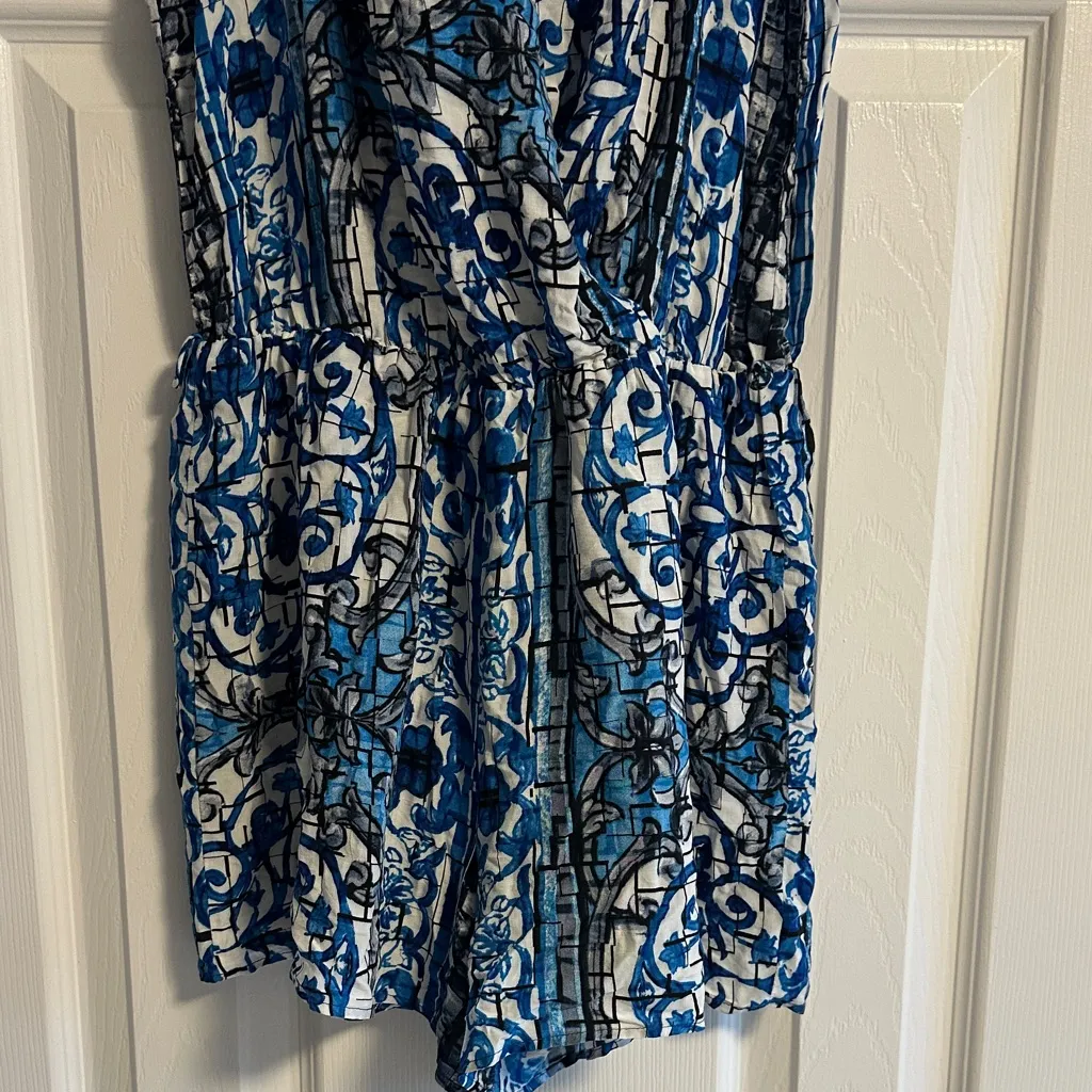 Lavender Brown Blue & White Patterned Sleeveless Shorts Romper Size Small - Image 4
