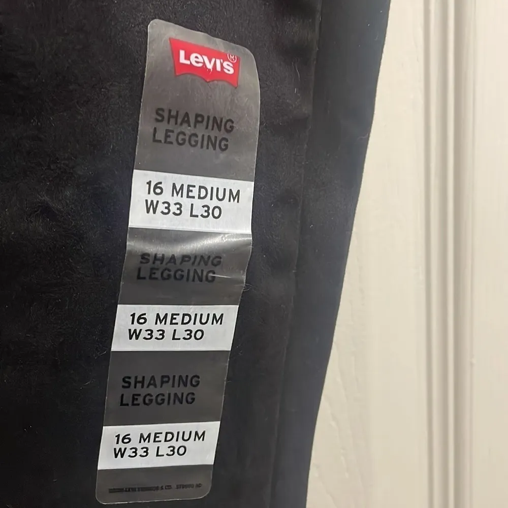 Levi’s leggings woman  black shaping pant super skinny leg mid rise plus New 16M - Image 4