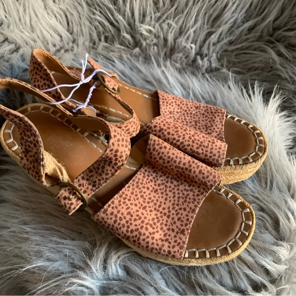 Universal Threads Universal Thread Leopard Print platform sandals - Image 5