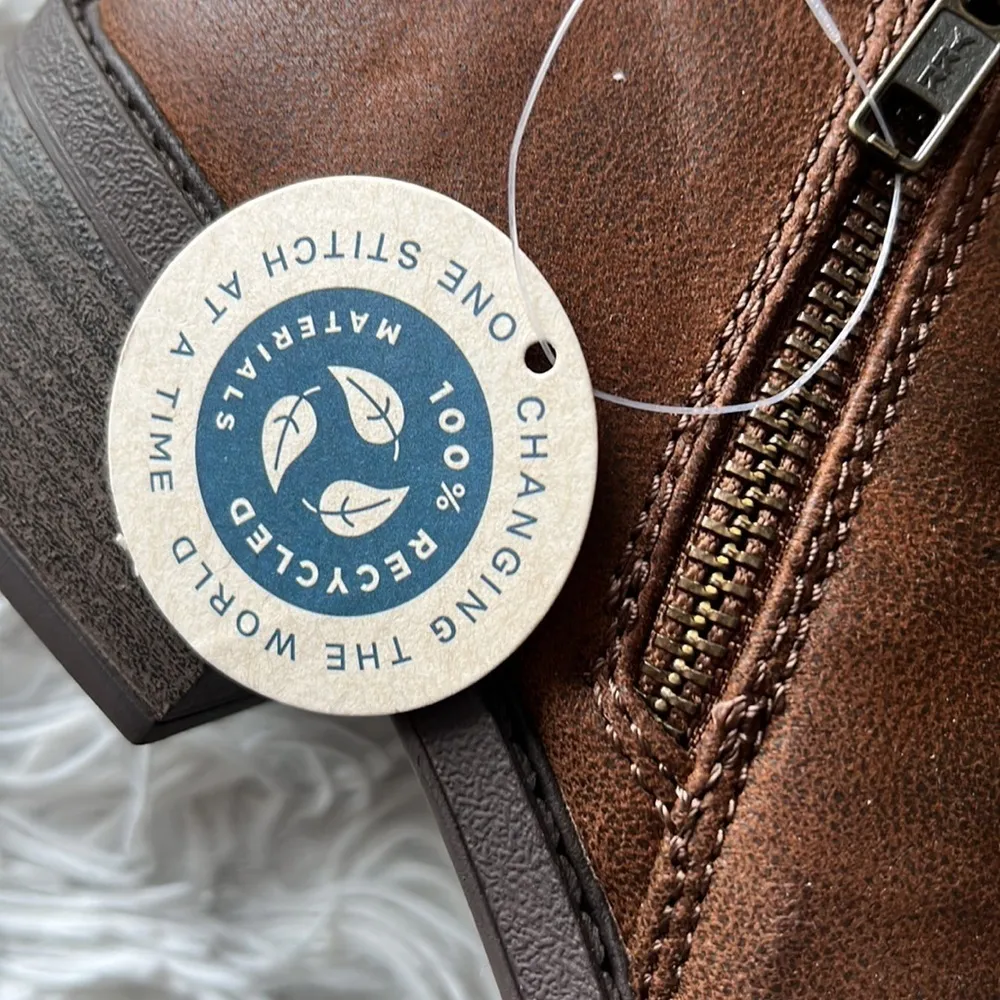 Baretraps Women’s Sam Bootie in brush brown size 6.5M - Image 8