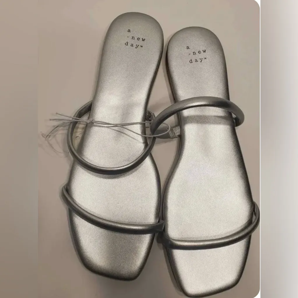 NWT - Winnie Skinny Strap Sandals - 8.5W (Wide Width). - Image 9