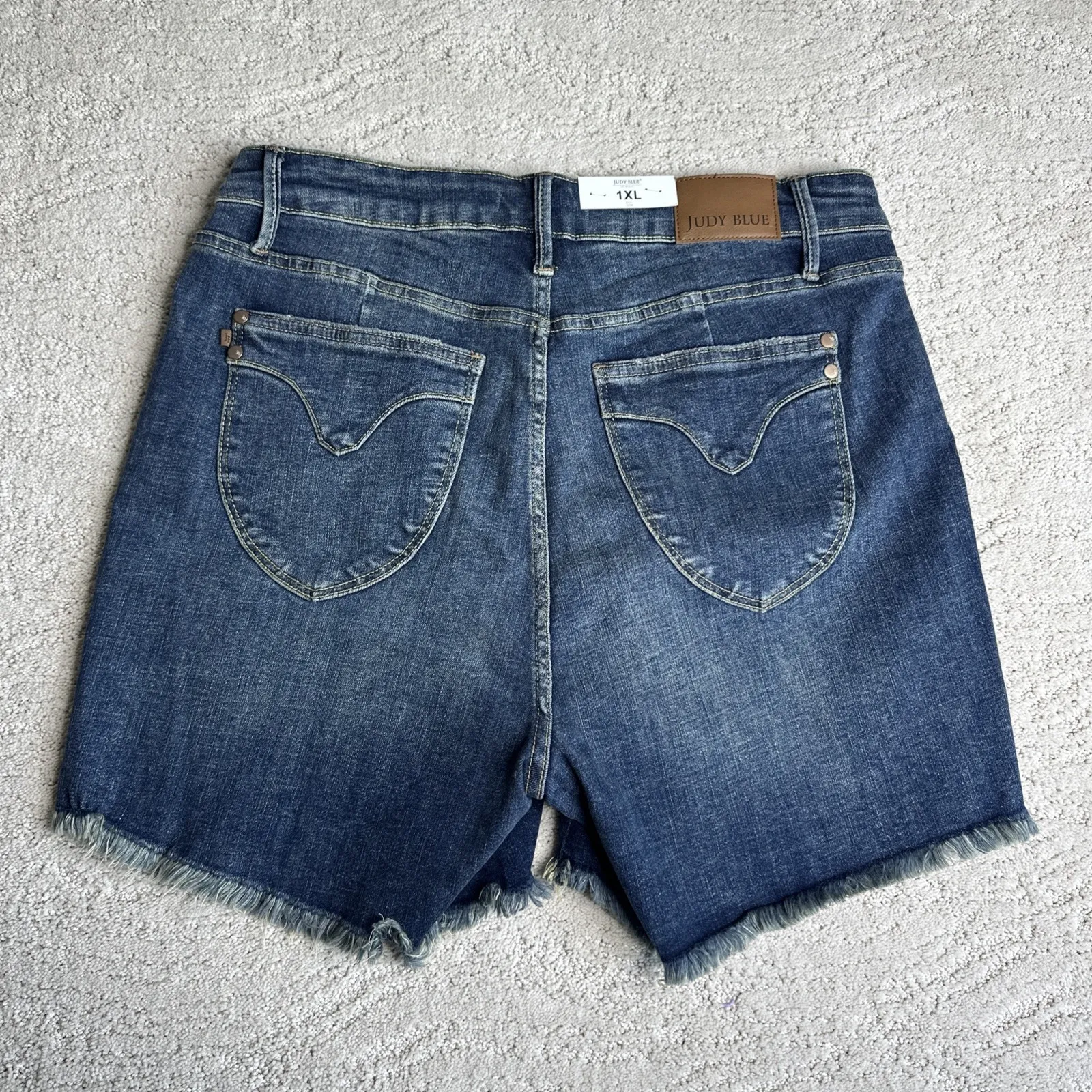 Women's NEW Judy‎ Blue 1XL High Rise Tummy Control Cut Off Denim Shorts - Image 6