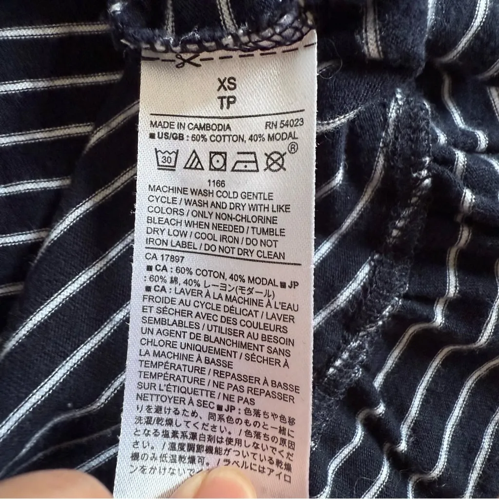 Banana Republic Navy Blue & White striped Designer Tee Peplum Ruffle Hem XS - Image 4