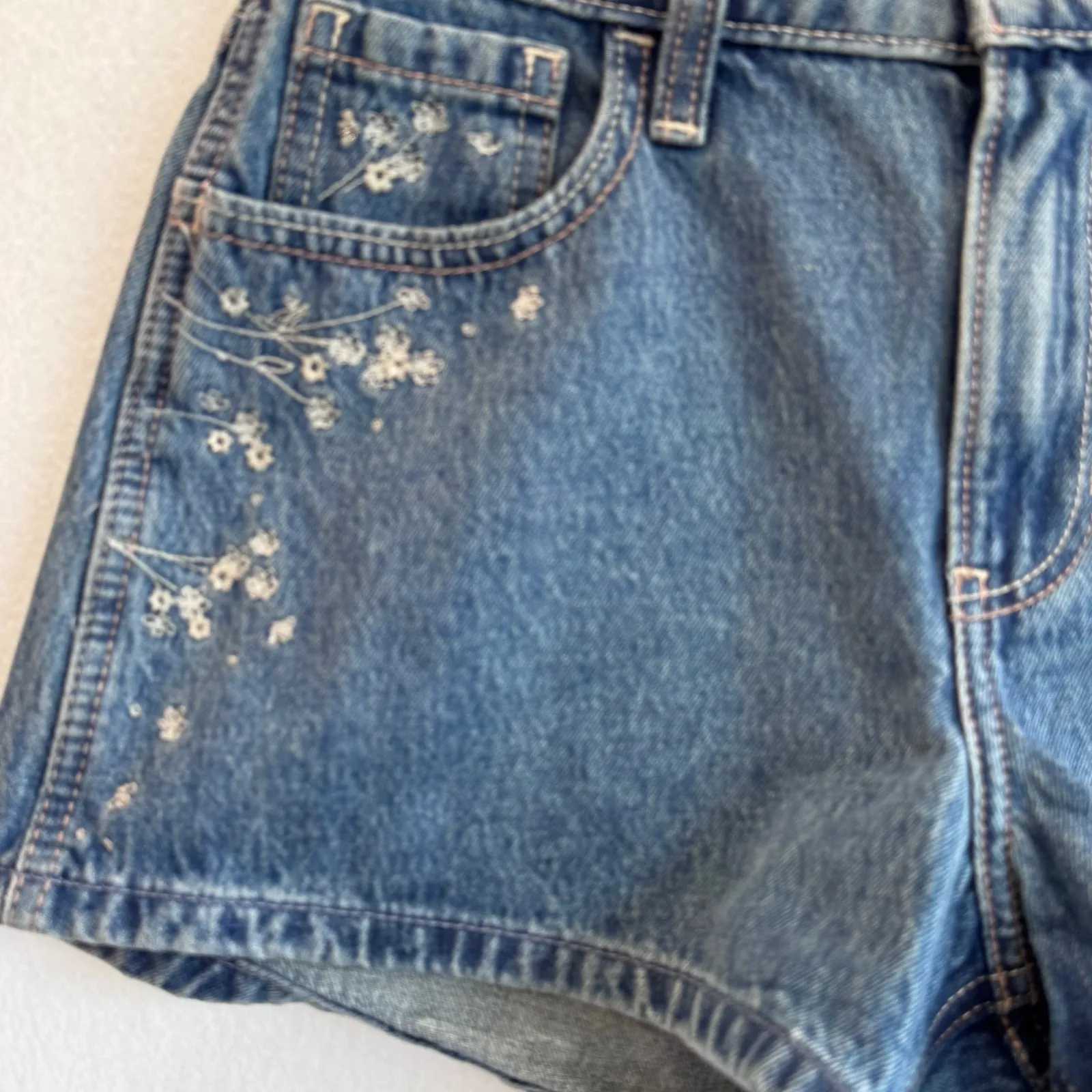 Hollister High Rise A-Line Denim Shorts Blue Embroidered Floral W24 00 - Image 4