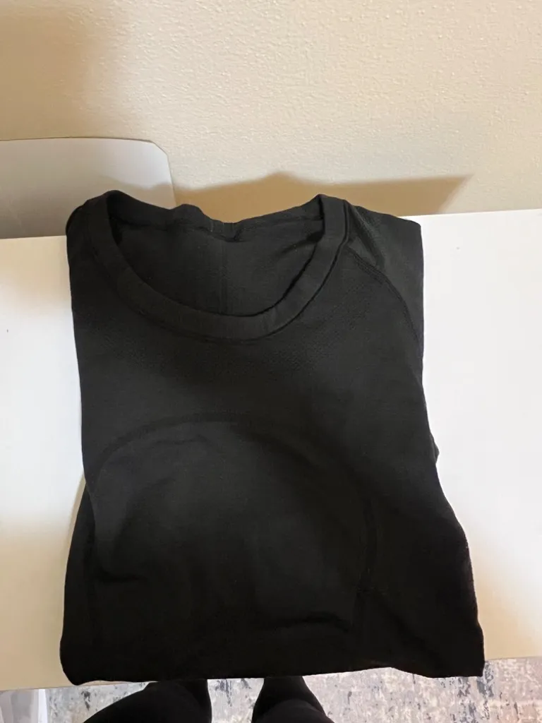 Lululemon Swiftly Tech Short Sleeve - Image 4