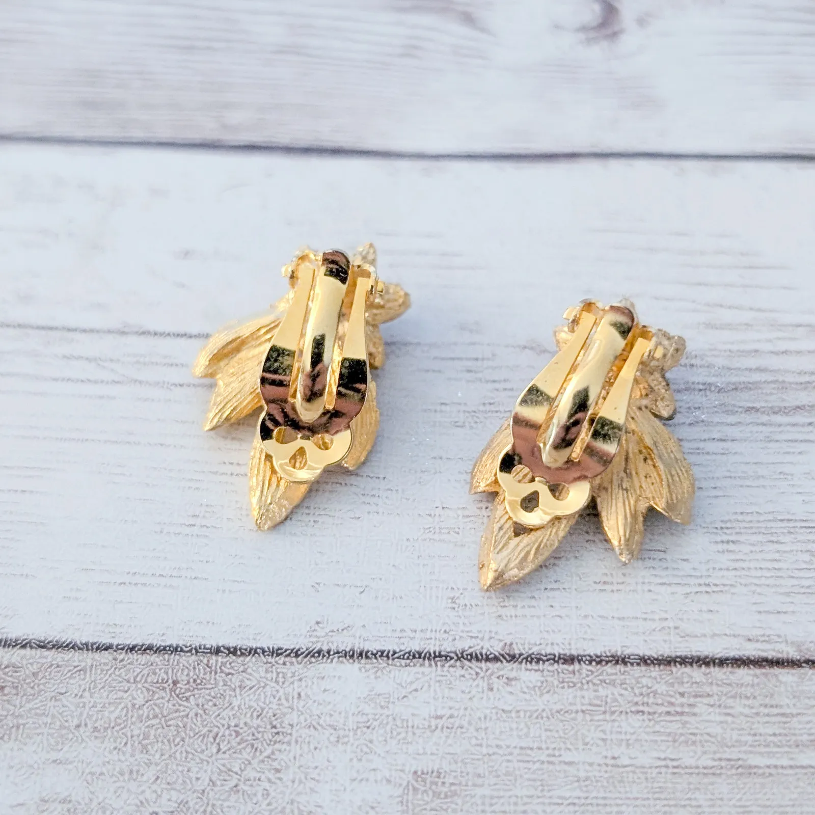 Vintage C. F. Mueller Co Clip On Earrings Sunburst Cultured Pearl Earrings Gold - Image 3