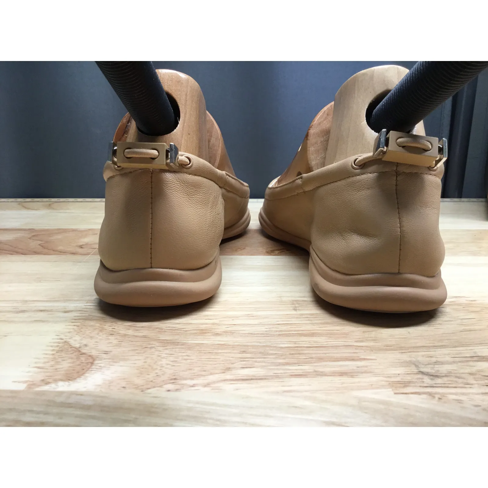 Vince Camuto Peejay Ballet Flats Women's 6 M Beige Leather Slip On Pointed Toe - Image 3