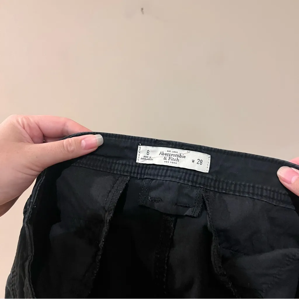 Abercrombie & Fitch  Black Shorts Size 6 - Image 5