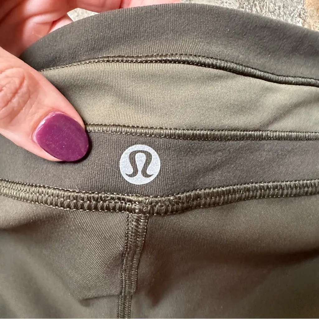 Lululemon Give Me Qi Crop Cyber Stripe Gator Green Women’s Size 4 - Image 4