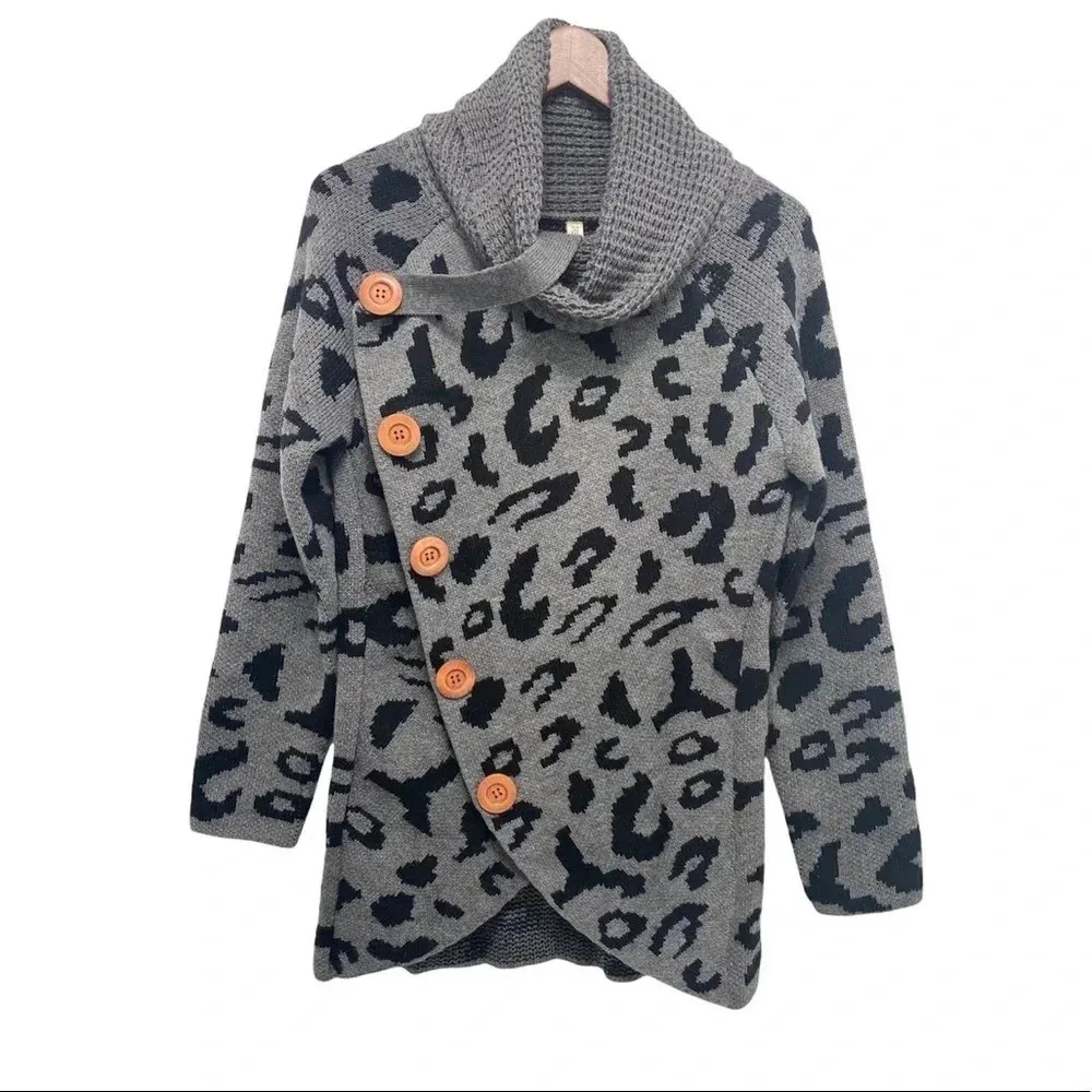 Grecerele Sweater Gray Cheetah Cowl Neck Asymmetric Button Tulip Hem Size M NEW Black Size M - Image 3