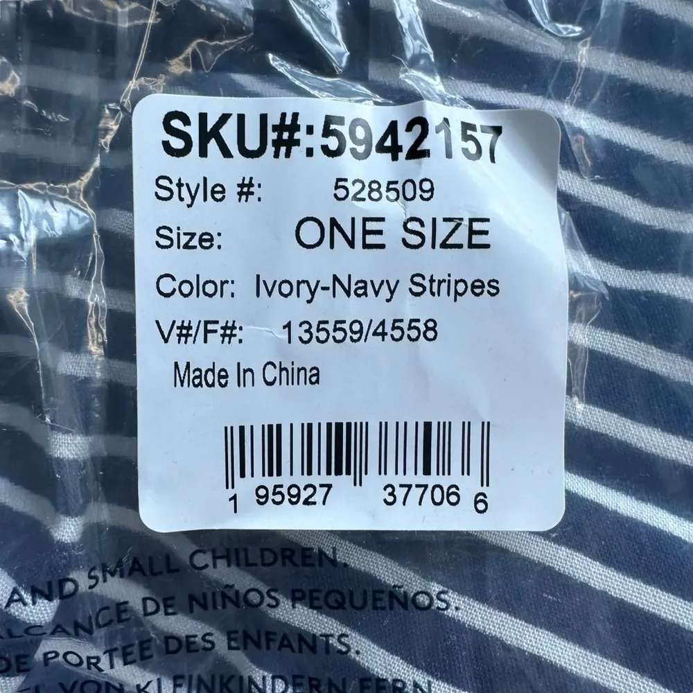 Land's End Women's Blue & White Striped Coverup One Size NWOT - Image 5