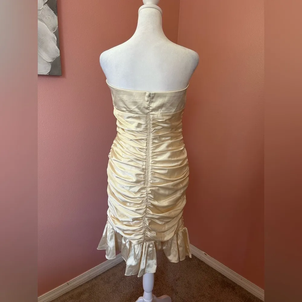 Vintage 80’s Barbiecore prom dress Strapless fitted ruched, dress ruffled hem LG - Image 2