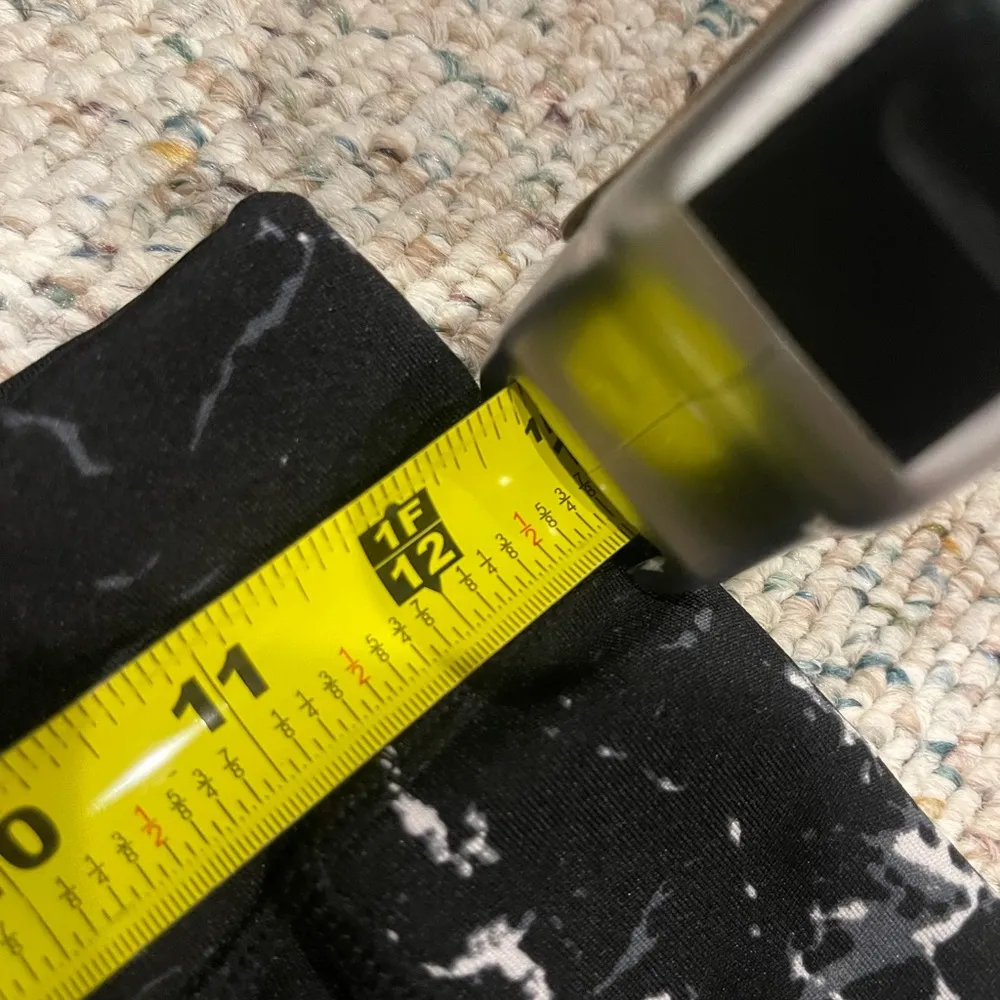 Pop fit black, white marble leggings with pockets S - Image 10