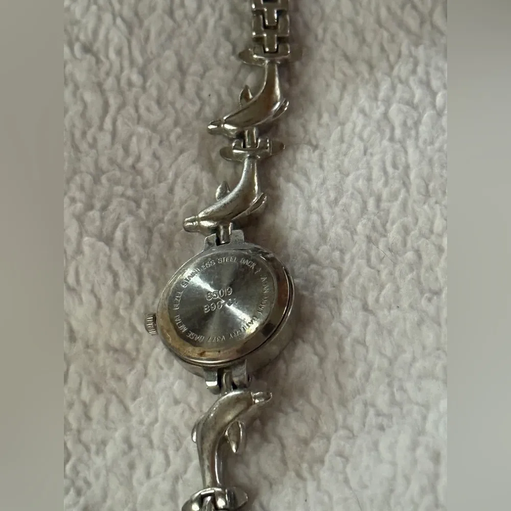 Gloria Vanderbilt Dolphin Watch Silver - Image 5