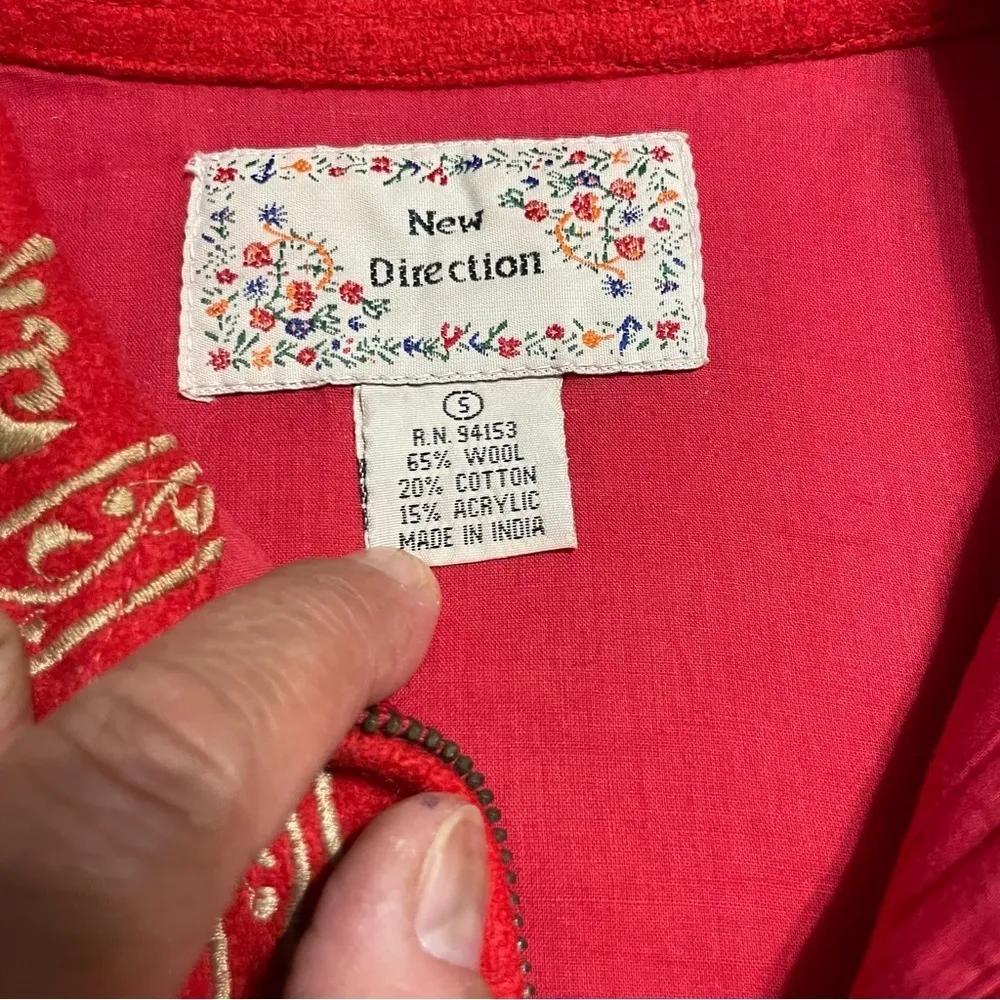 Vintage New Direction Red and Gold embroidered Blazer size S made in India - Image 7