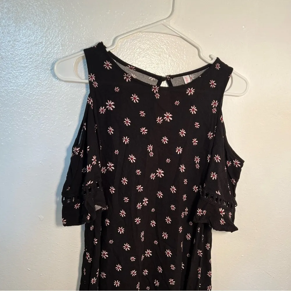 Xhilaration Cold Shoulder Dress Black Floral - Image 2