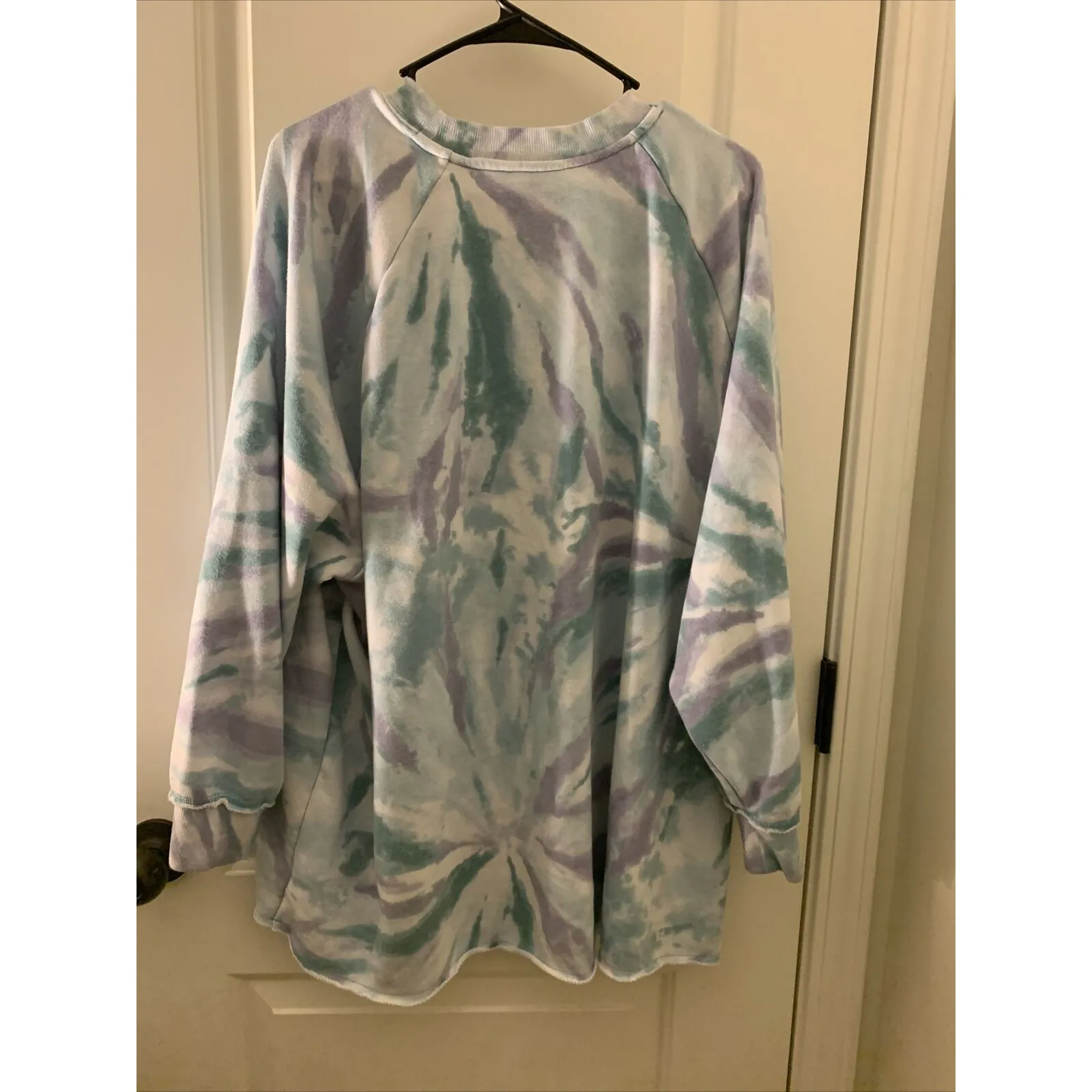 Secret Treasures Women's Sleepwear Casual Tie Dye Sweatshirt Size XL (16-18) - Image 11