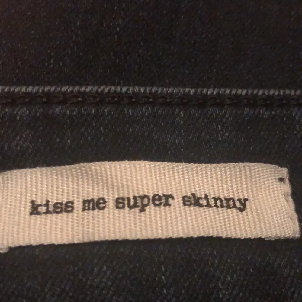 Jessica Simpson “Kiss Me” Super Skinny Jeans - Image 4