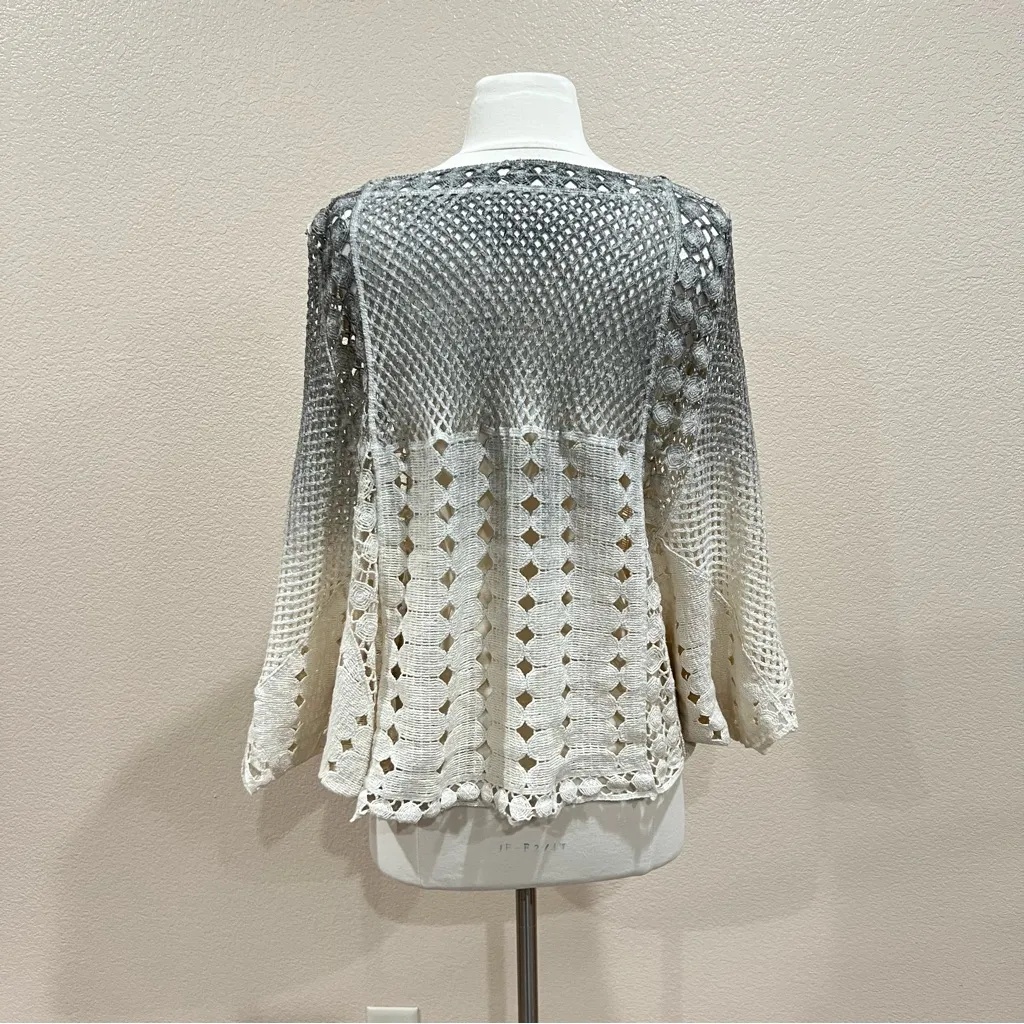Cream Grey Ombre Open Crochet Poncho Pullover Size Medium Gray - Image 5