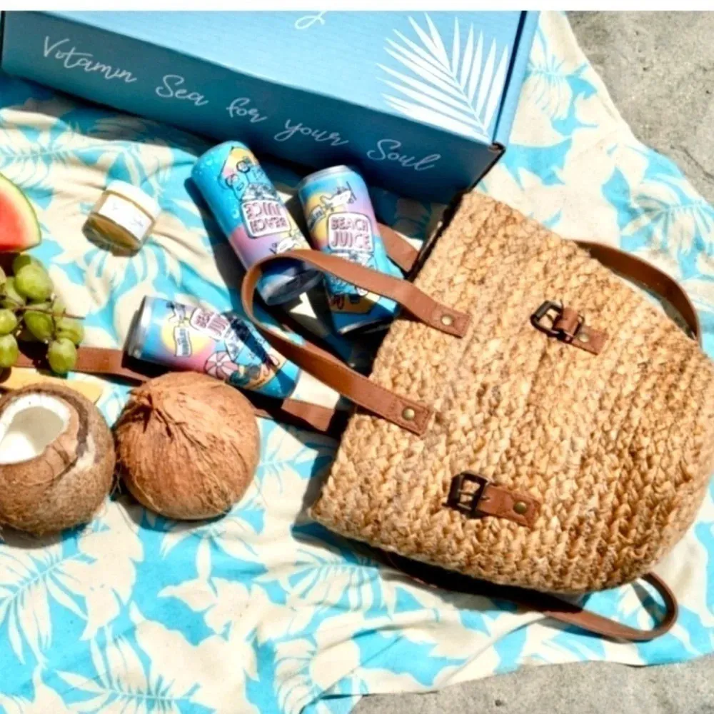NWT XIX Palms The Shorebreak Picnic Cooler Bag Tan - Image 2