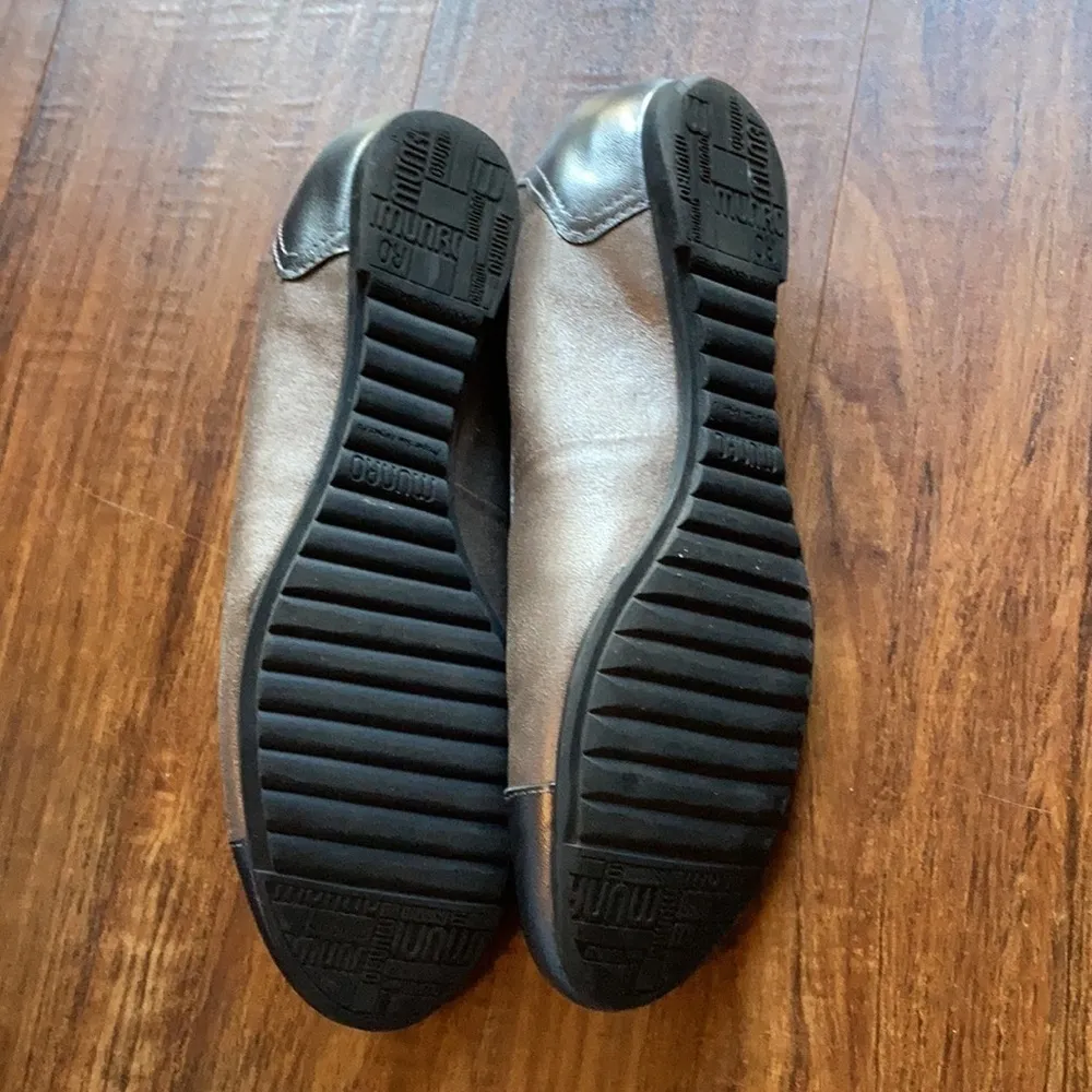 Munro metallic slip on shoes size‎ 8.5 - Image 5