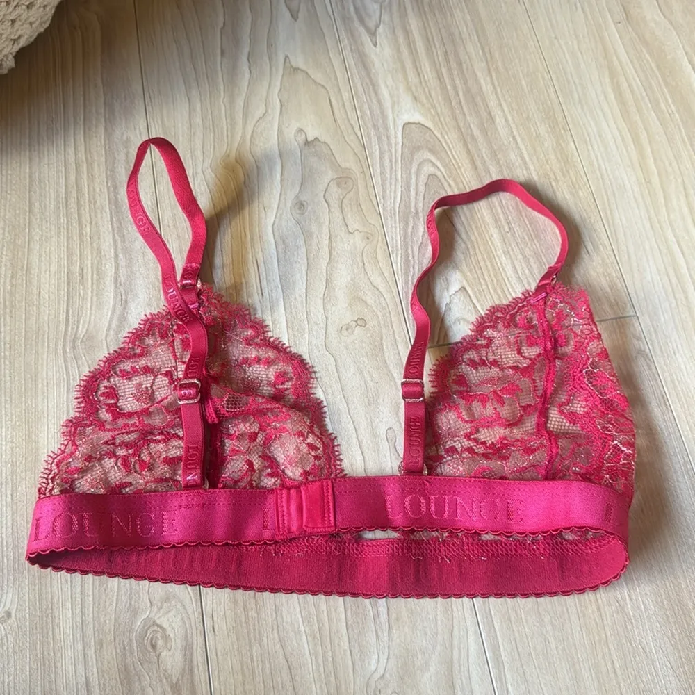 LOUNGR EMBROIDERED TRIANGLE BRALETTE - Image 3
