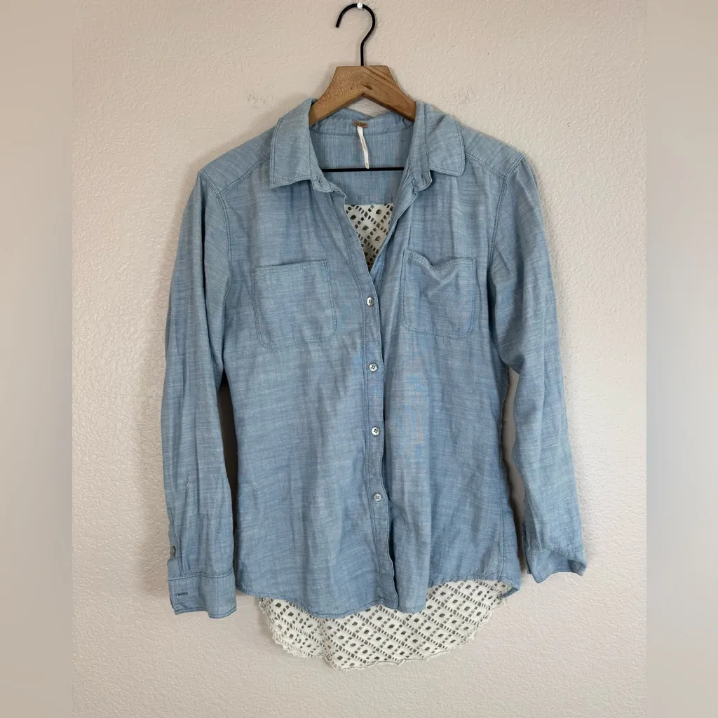 Free People Chambray & Lace Slubby Road Trip Button Down Shirt size XS - Image 6