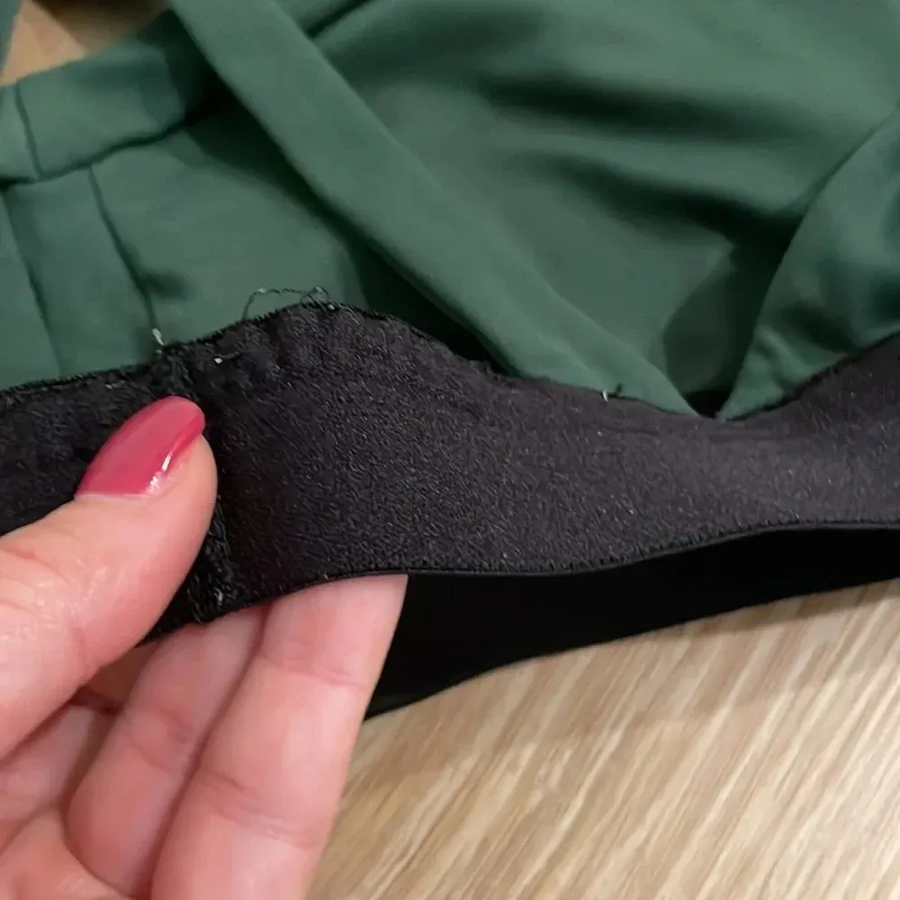 Theory sports bra size medium - Image 4