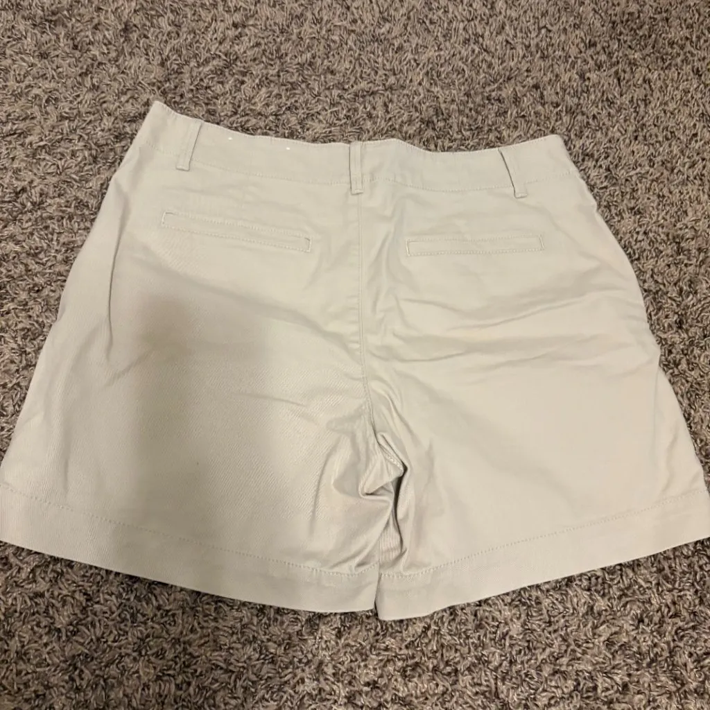 Ann Taylor LOFT The Monroe 6" Short 8 Tan Khaki Beige Neutral Casual Solid Basic - Image 3