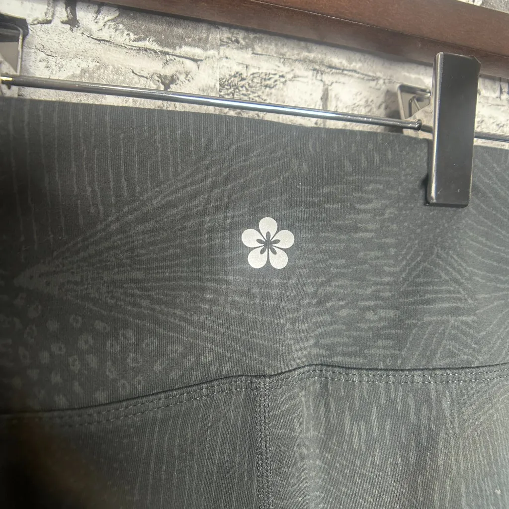 EUC Tuff Athletics Dark Grey 8" Bike Shorts Size XXL (Hunter Print) - Image 10