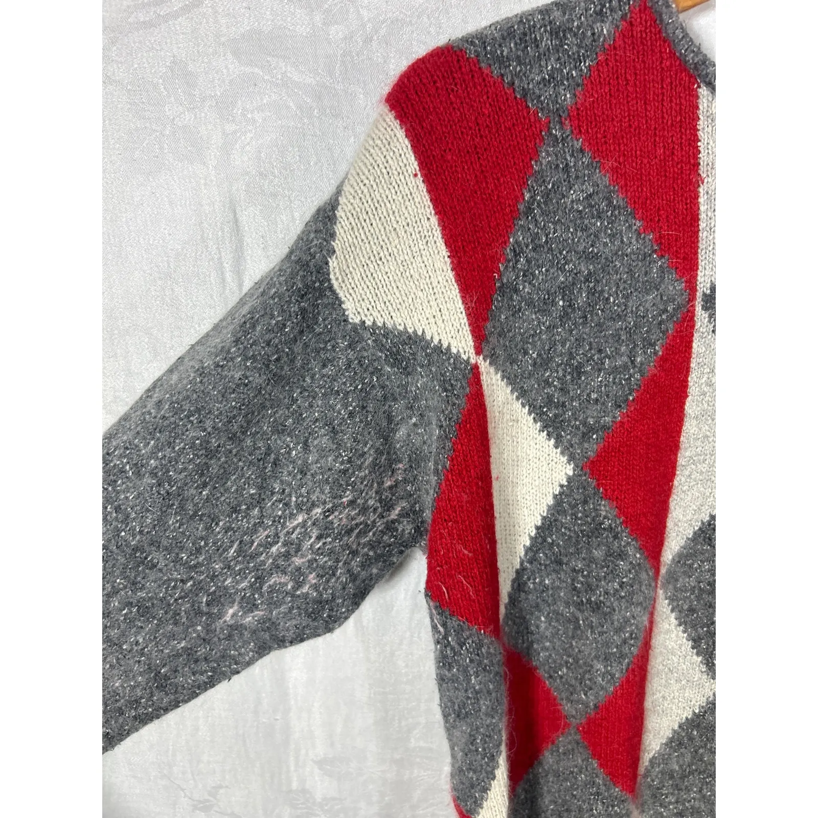 Vintage Sweater Large Gray Red Argyle Silk Angora Lambswool - Image 4