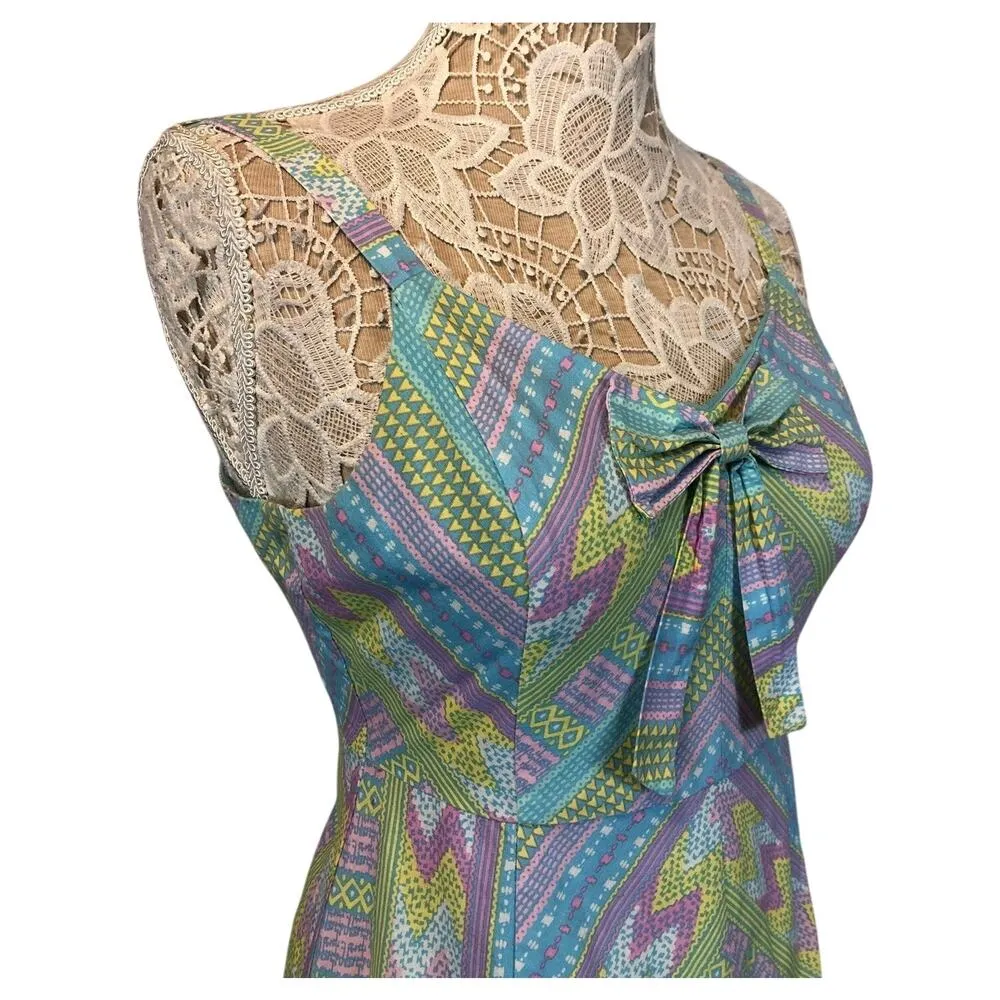 Modcloth fit and flare sleeveless dress blue, pink & green size medium - Image 2