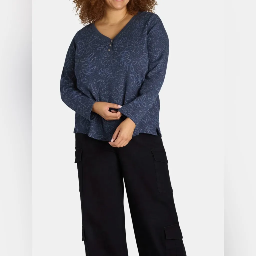 NWT - Thermal Henley Top. - Image 4