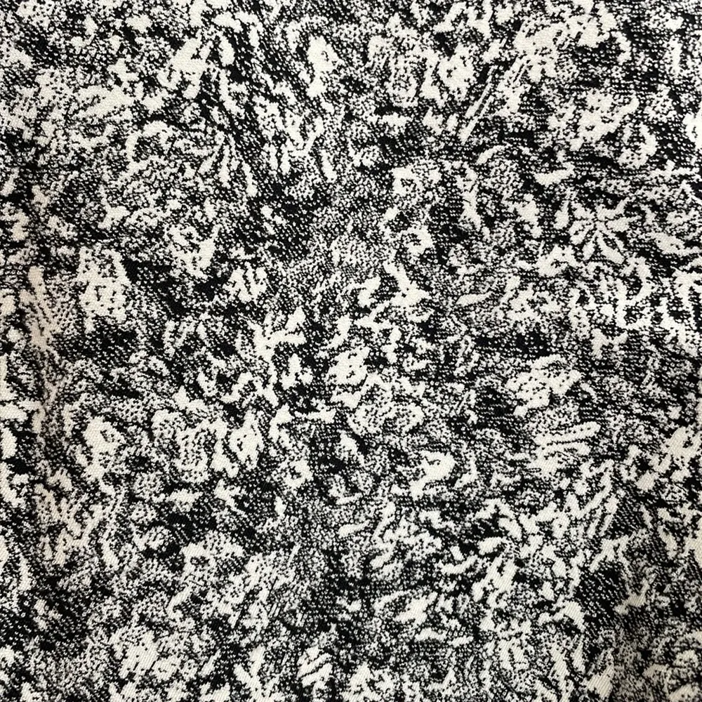 ATHLETA Salutation Stash Pocket II 7/8 Textured Tight in Moonflower Black Size L - Image 12