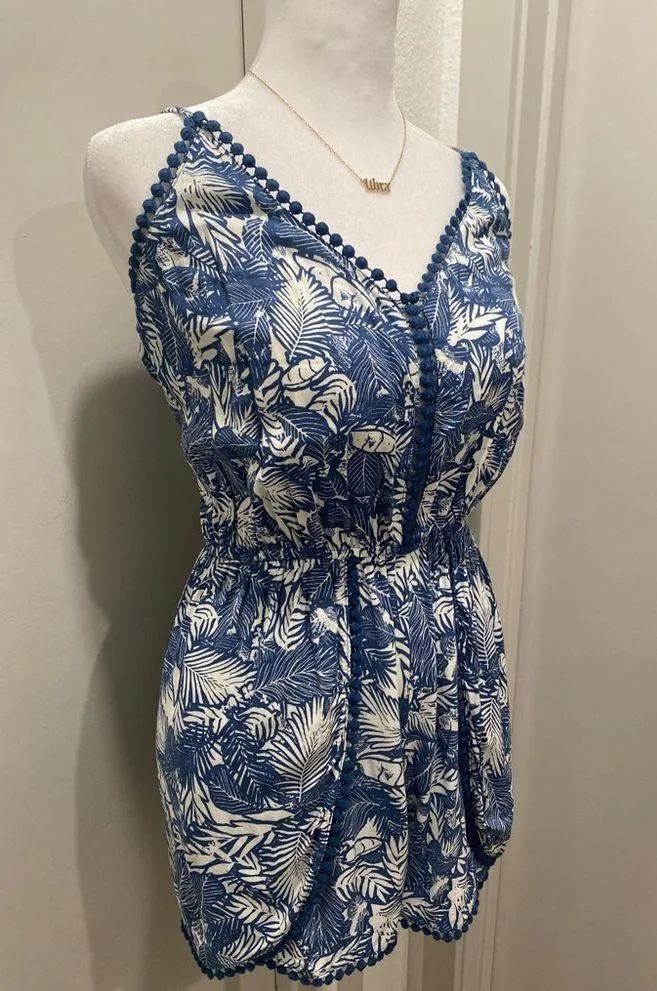 Xhilaration Blue & White Tropical Print Sleeveless Spaghetti Strap Romper - XS - Image 3