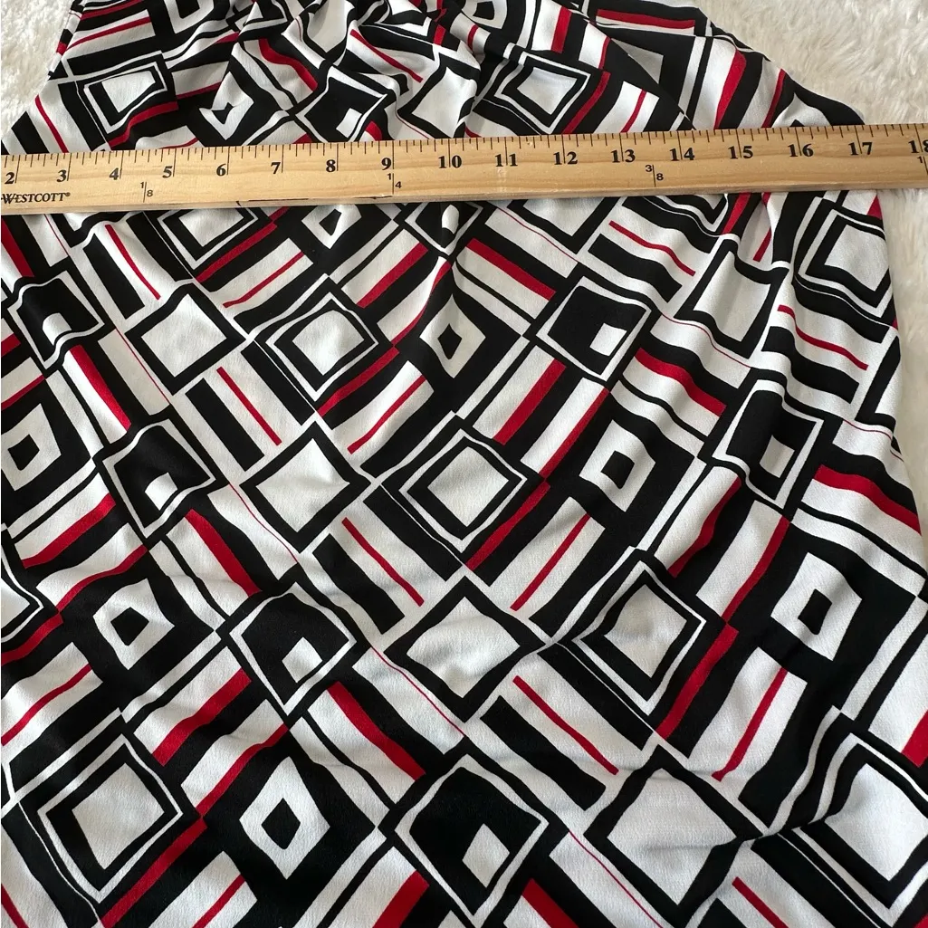 Calvin Klein Geometric Sleeveless Blouse - Black, White, Red - Image 10