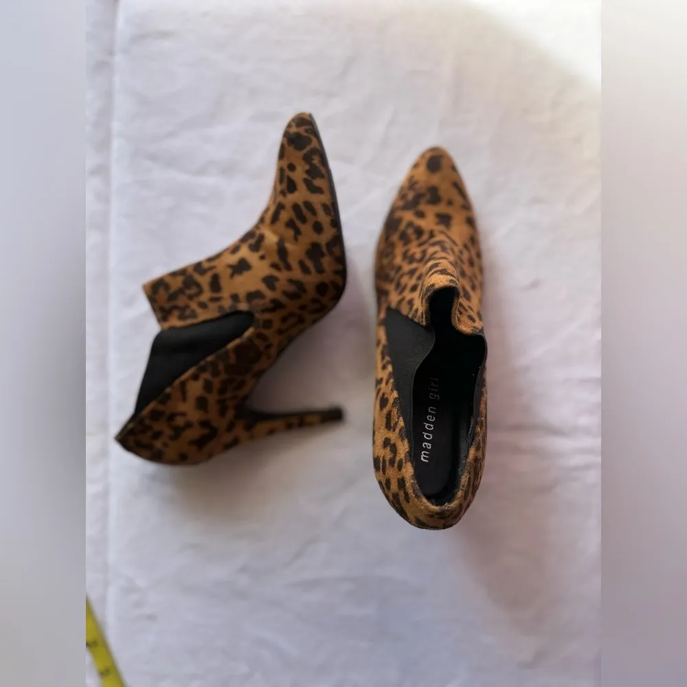 Madden Girl Stretch Women's Leopard Print Faux Suede Booties Slip On Size 8.5M - Image 9