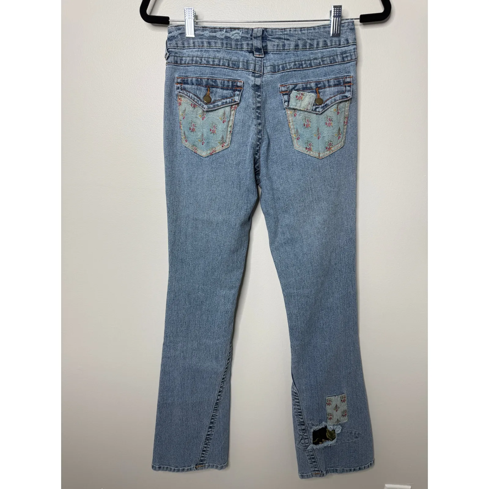 Cache  Women's Vintage 90s Bootcut Flare Light Wash Distressed Patchwork Jeans 6 - Image 2